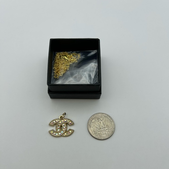 Chanel Charm / Zipper Pull with Rhinestones, Gold - Picture 3 of 3